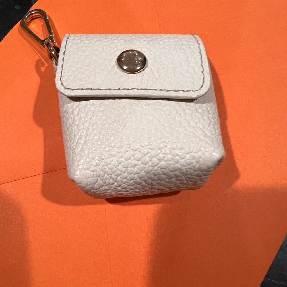 Bandolier White Key & Card Holder